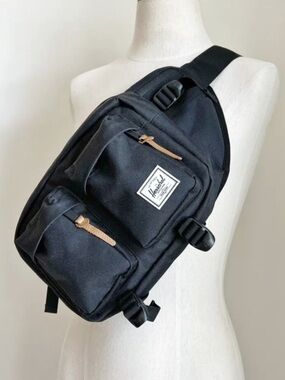 This Herschel Supply Co. Eighteen Hip Crossbody Navy Blue Fanny Pack Sling Bag